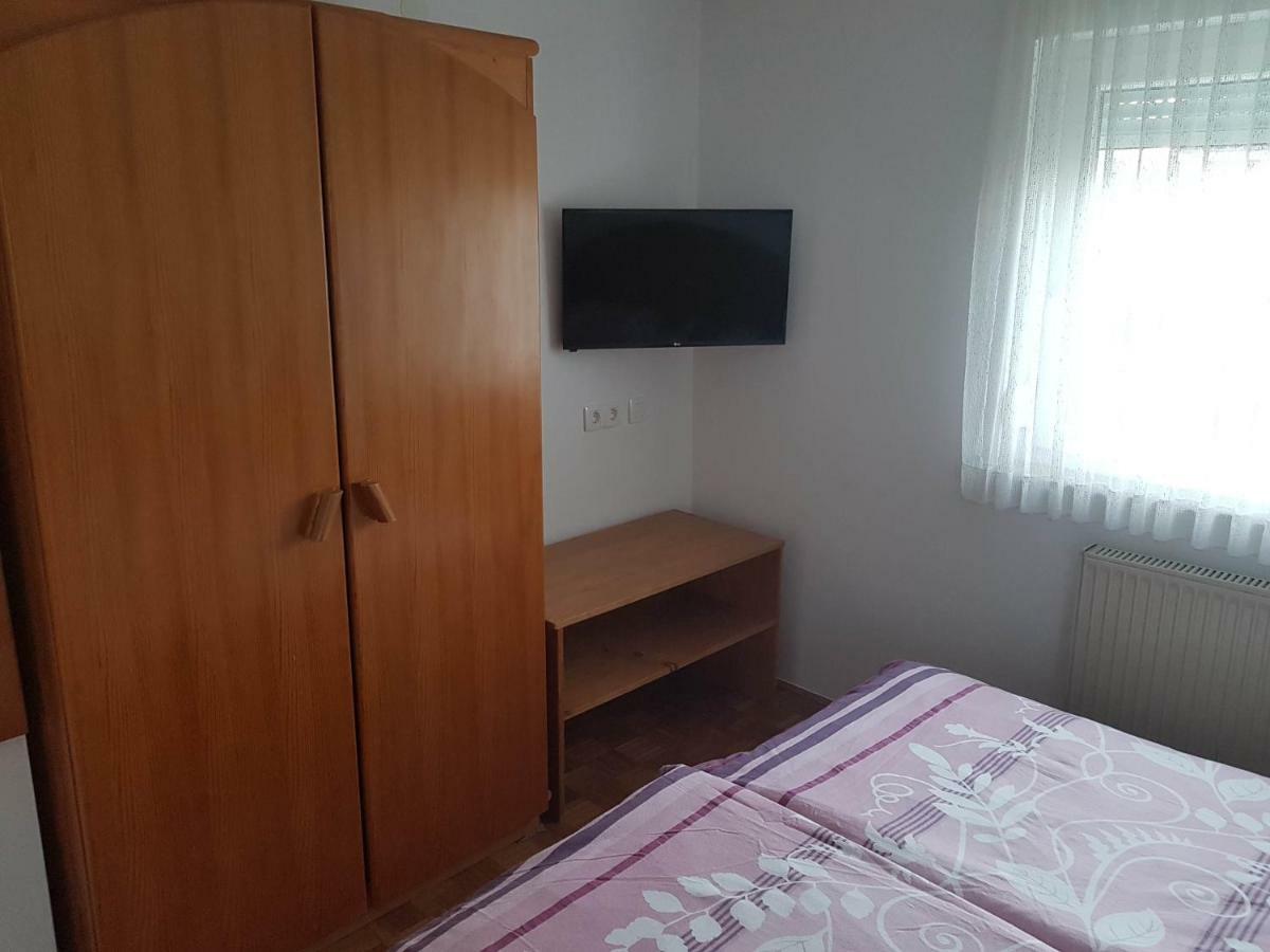 Apartment Lipar Preddvor Bagian luar foto